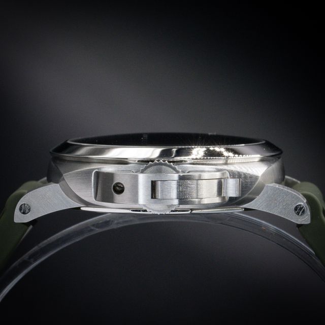 Panerai Luminor Quaranta PAM01304 Image 2